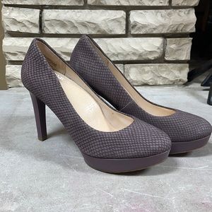 Rockport purple snake skin pumps Sz 9.5